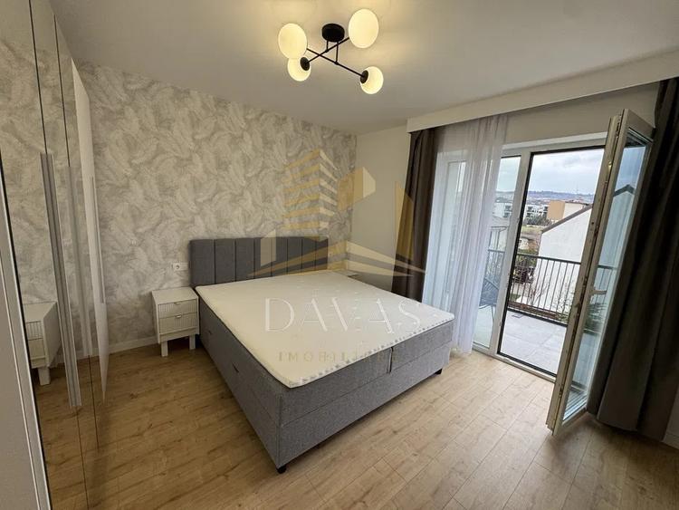 Apartament cu 3 camere semidecomandat, mobilat în Europa