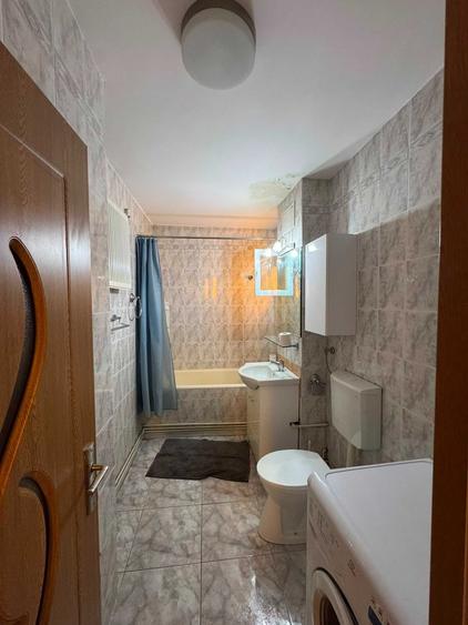 Apartament cu 3 camere decomandat în Teiul Doamnei