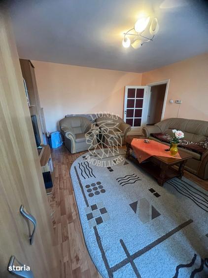 Apartament cu 4 camere decomandat, mobilat în Central