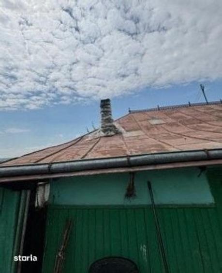 Casă cu 3 camere cu Teren 1800 Mp în Curtești