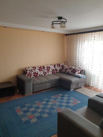 Apartament cu 3 camere decomandat în Cantacuzino