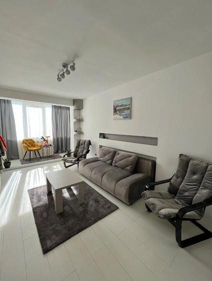 Apartament cu 3 camere decomandat în Podgoria