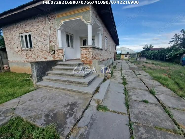 Casă cu 3 camere cu Canalizare în Slobozia