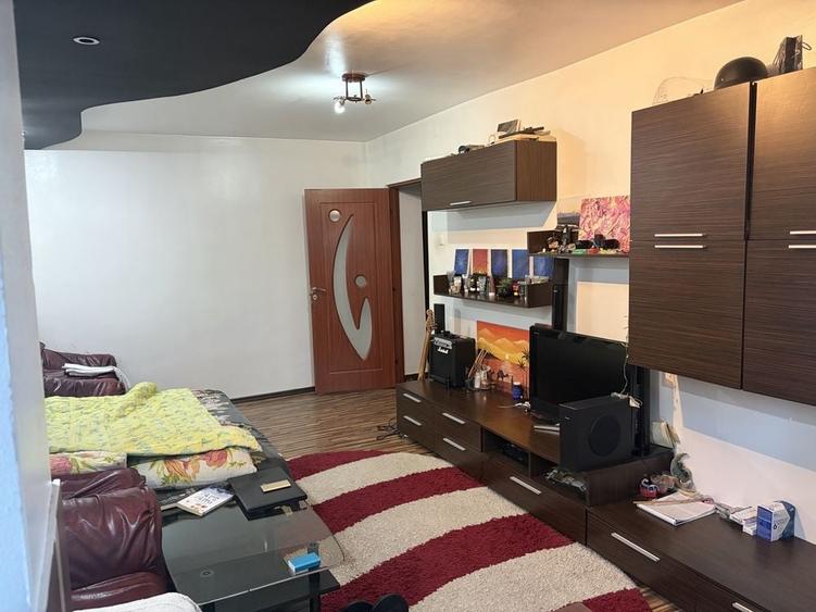 Apartament cu 2 camere decomandat în Exterior Vest