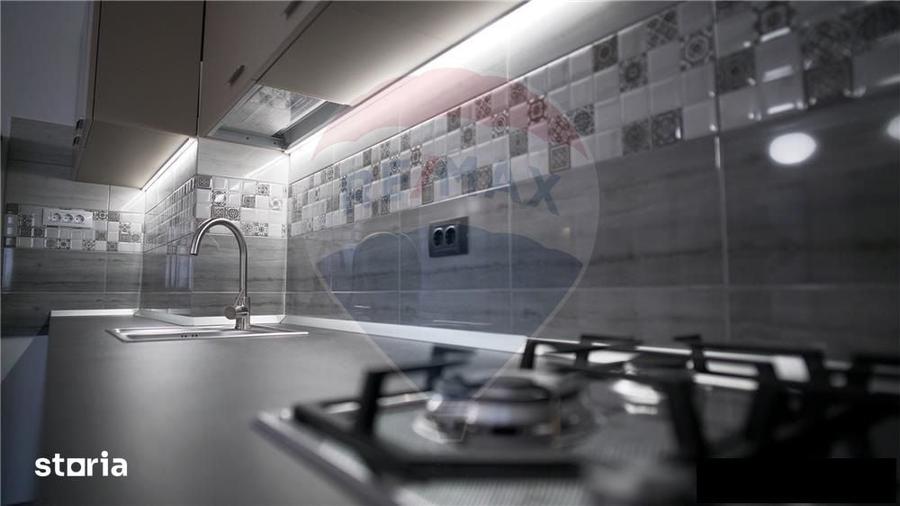 Apartament cu 3 camere semidecomandat în Central