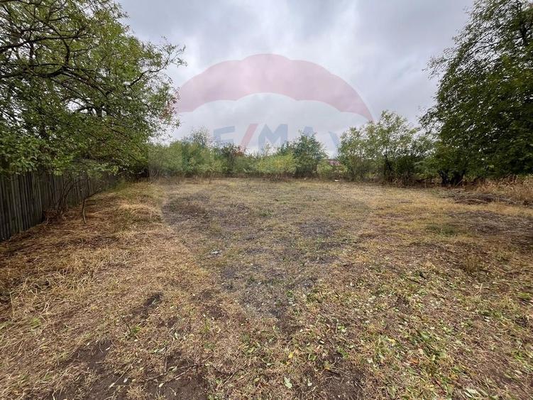 Teren Construcții intravilan de 1700 mp, în Polcești