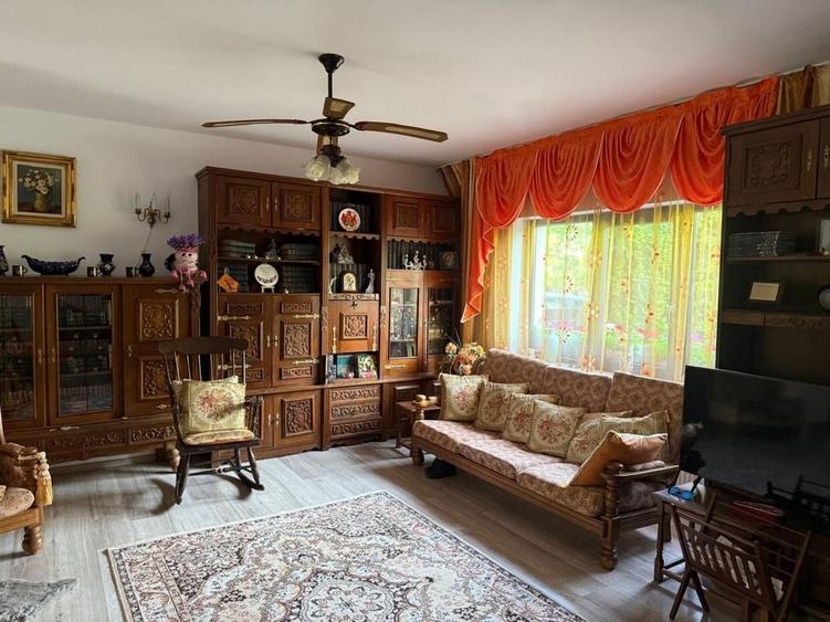 Casă cu 4 camere în Valea Lupului