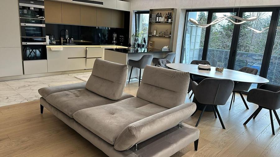Apartament cu 4 camere decomandat, mobilat în Iancu Nicolae