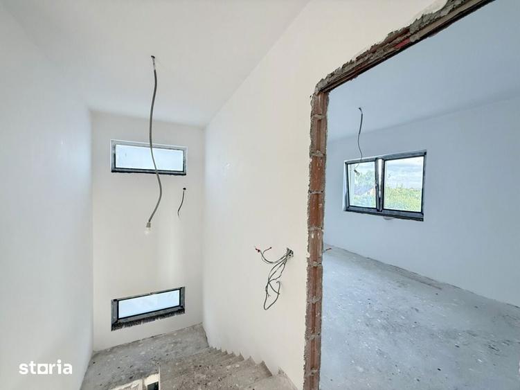 Casă cu 4 camere cu Teren 493 Mp în Corbeanca