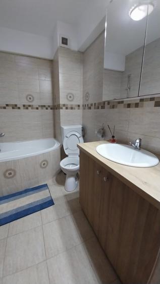 Apartament cu 3 camere semidecomandat în Baciu