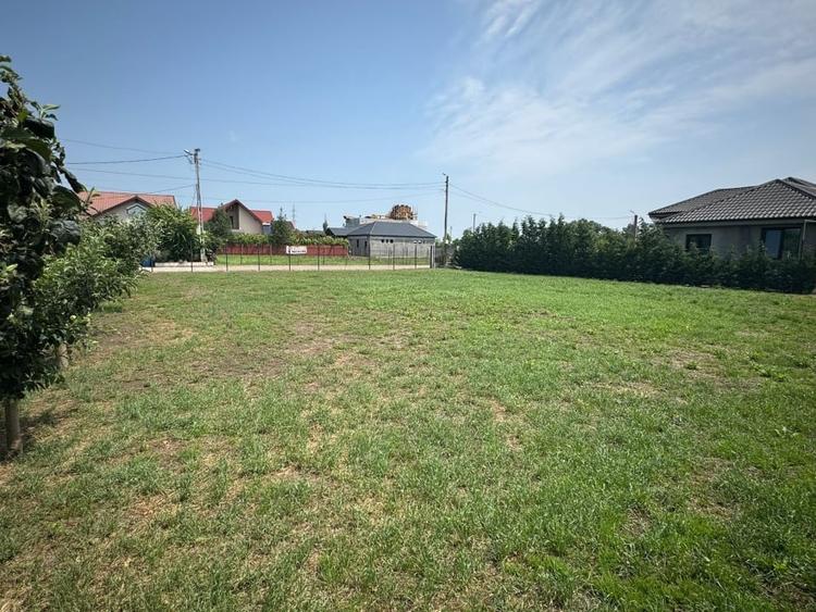 Teren Construcții intravilan de 775 mp, în Obor
