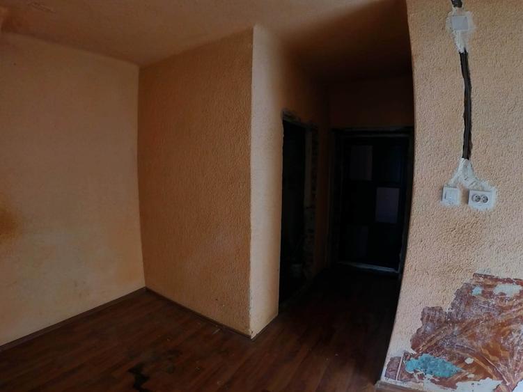 Casă cu 4 camere în Lotrioara