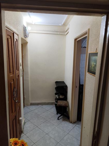 Apartament cu 2 camere semidecomandat în Craiovei