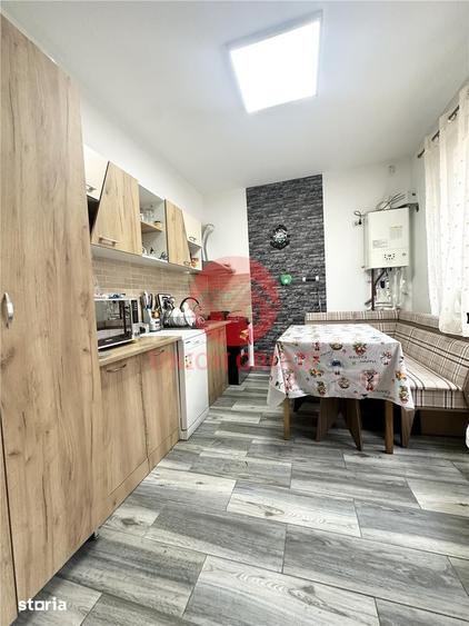 Casă cu 4 camere cu Teren 300 Mp în Central