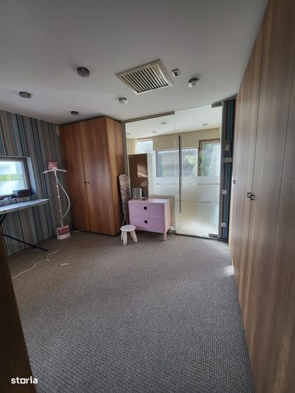 Casă cu 4 camere în Odăile