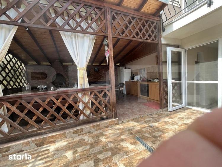 Casă cu 10 camere cu Teren 2000 Mp în Sântandrei