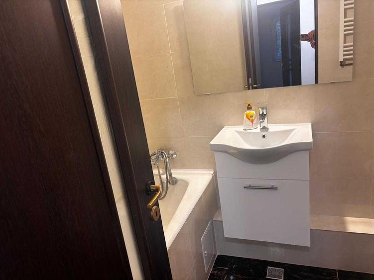 Apartament cu 2 camere decomandat în Basarabia
