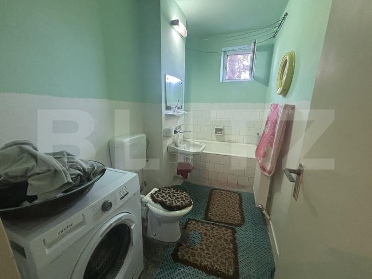 Apartament cu 2 camere semidecomandat, mobilat în Botizului