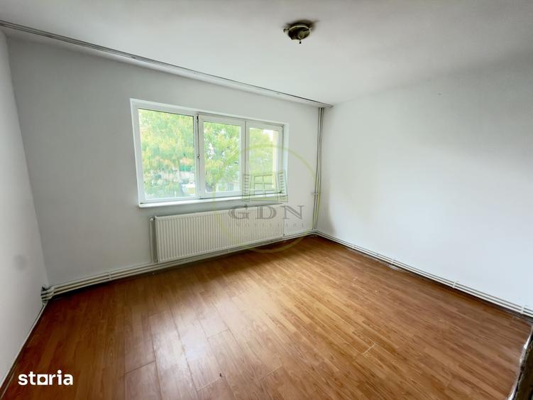 Apartament cu 2 camere semidecomandat în Craiovița Nouă