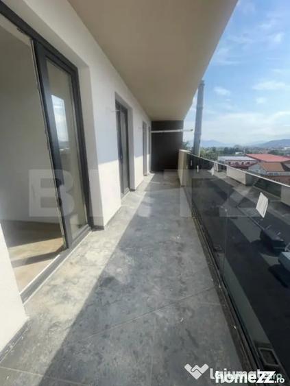 Apartament cu 3 camere decomandat în Independenței