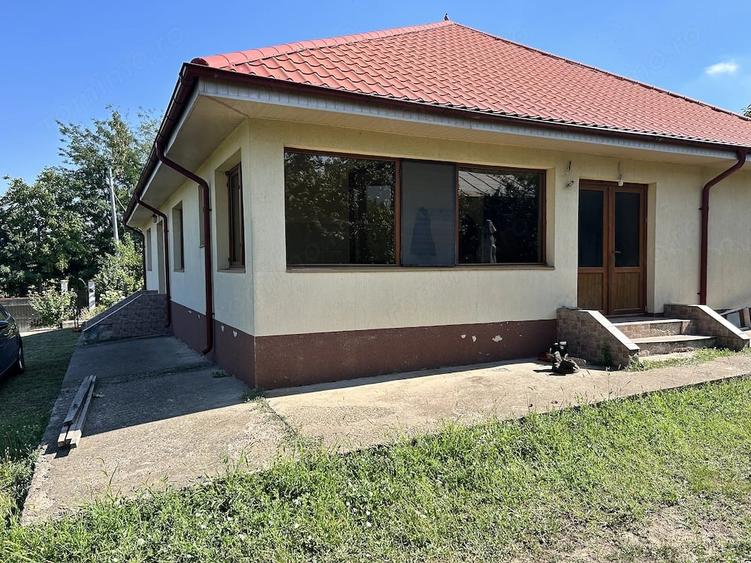 Casă cu 4 camere cu Teren 2000 Mp în Negrea