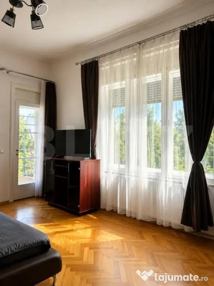Cladire istorica, apartament, 4 camere- 130 mp, etaj 1, zo - 1