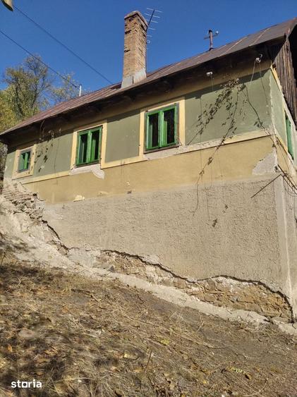 Casă cu 2 camere cu Teren 150 Mp în Ghelari