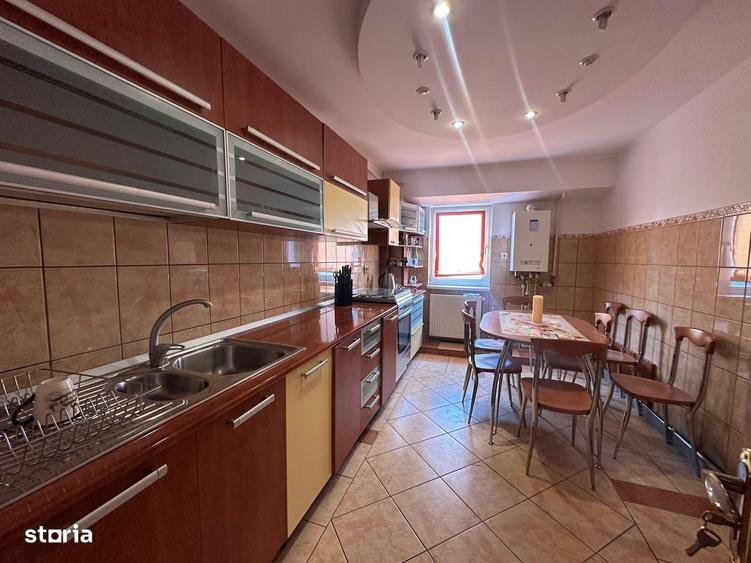 Apartament cu 3 camere în Central