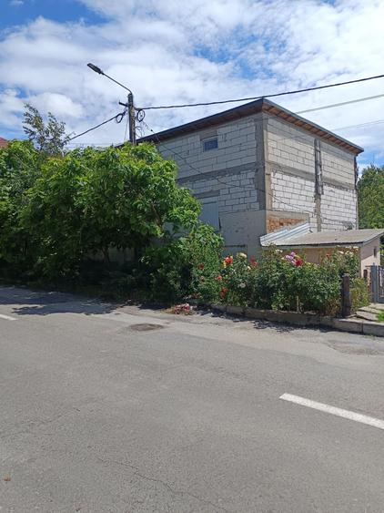 Casă cu 4 camere în Măgurele