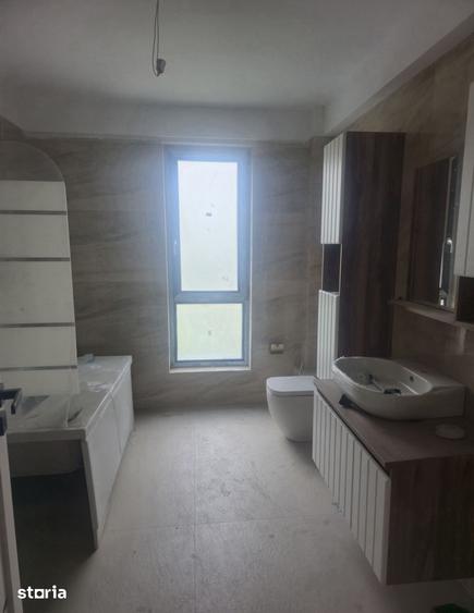 Apartament cu 3 camere în Calea București