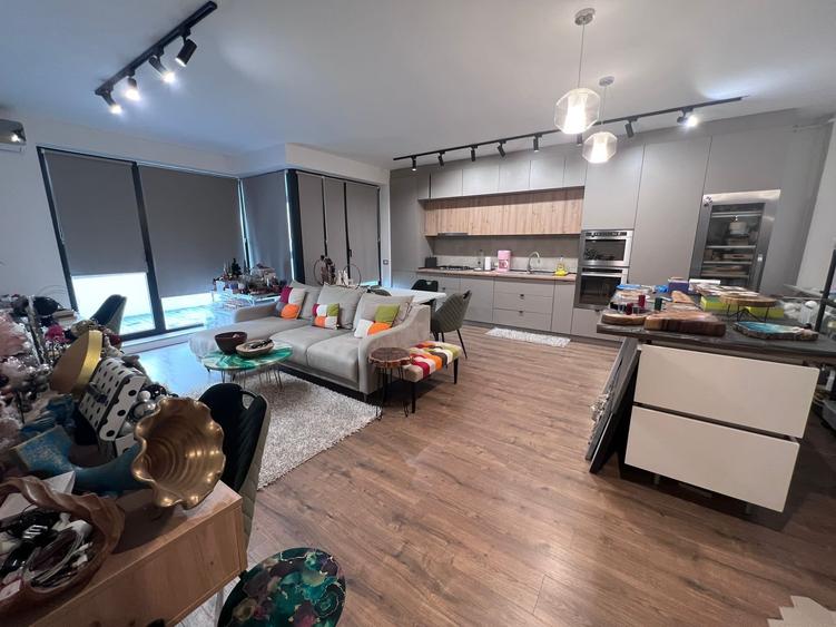 Apartament cu 2 camere decomandat, mobilat în Central