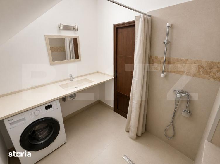 Apartament cu 3 camere în Plopi