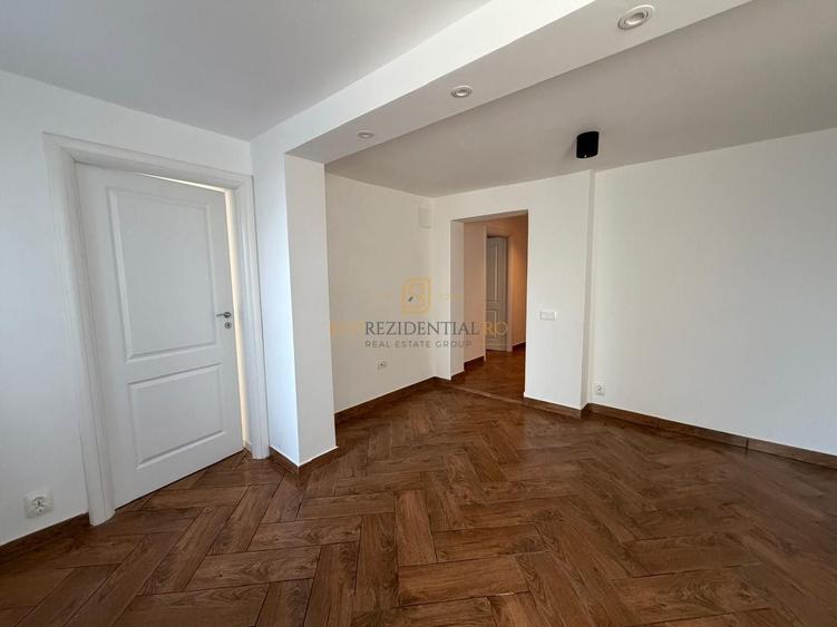 Casă cu 3 camere cu Canalizare în Central