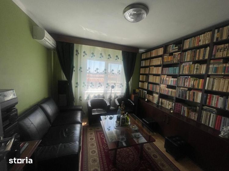 Apartament cu 4 camere în Craiovița Nouă
