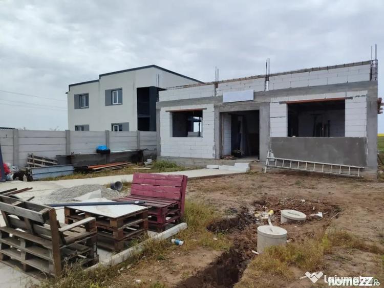 Casă cu 3 camere cu Teren 400 Mp în Central