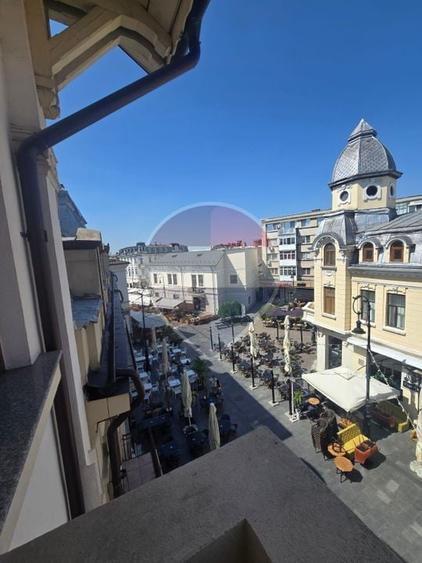Apartament cu 6 camere semidecomandat în Central