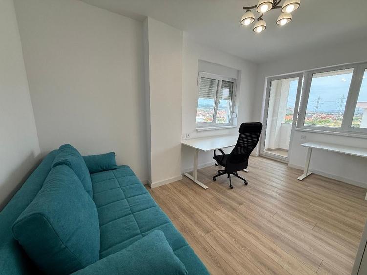 Apartament cu 3 camere în Cetate
