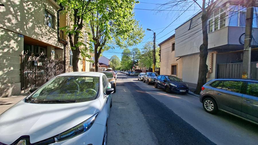 Birou, de 44 mp, în Central
