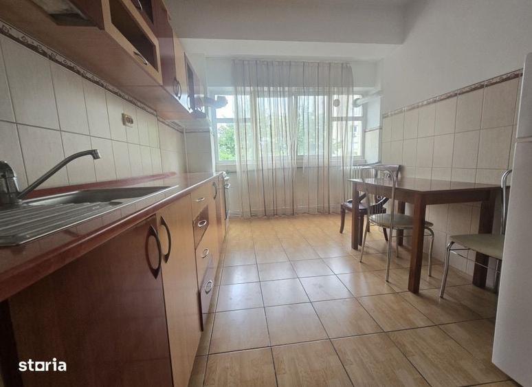 Apartament cu 3 camere în Palat