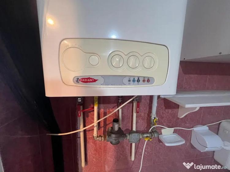 Apartament cu 4 camere nedecomandat în Central
