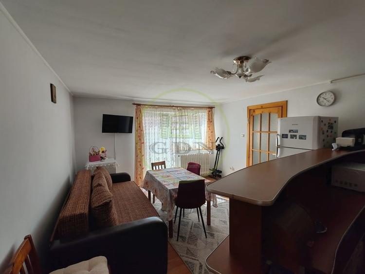 Apartament cu 3 camere decomandat, mobilat în Central
