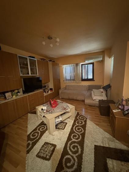 Garsonieră decomandată în Central