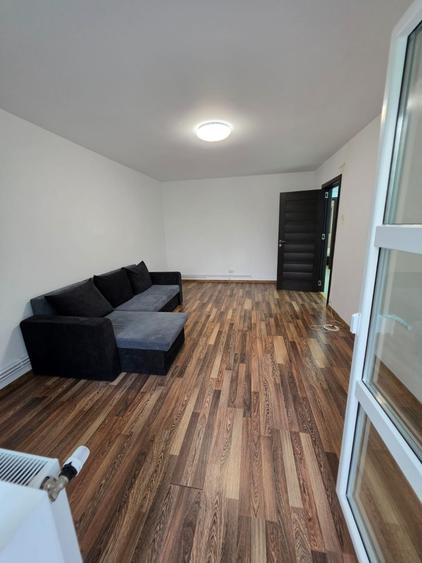 Apartament cu 3 camere decomandat în 9 Mai
