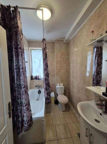 Apartament cu 2 camere semidecomandat în 1 Decembrie