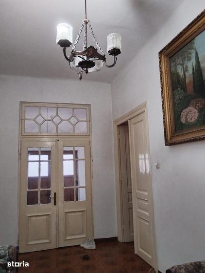 Casă cu 4 camere cu Teren 285 Mp în Central