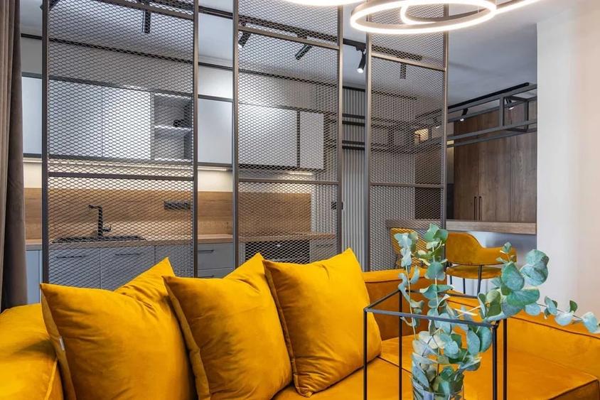 Apartament cu 2 camere semidecomandat, mobilat în Ultracentral