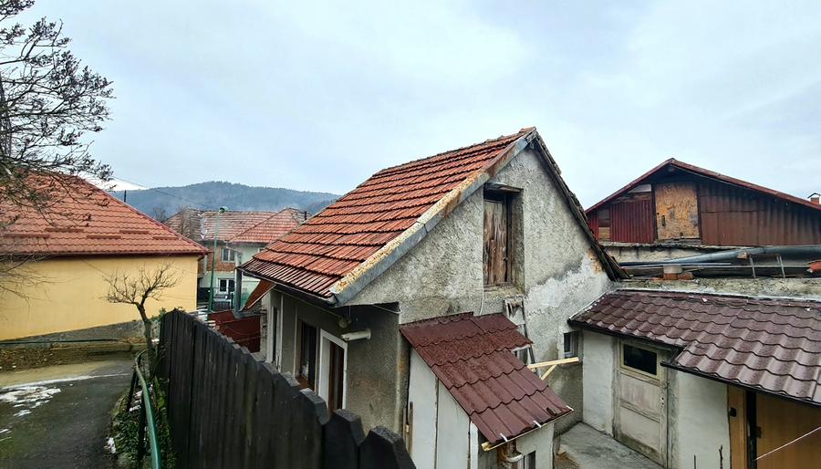 Casă individuală cu 2 camere cu Canalizare în Schei