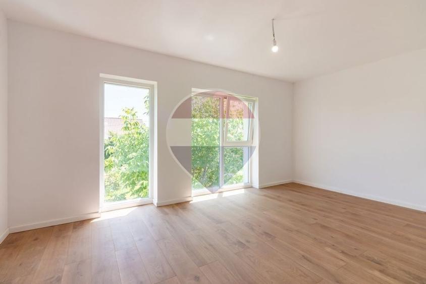 Casă individuală cu 4 camere cu Teren 450 Mp în Săbăreni