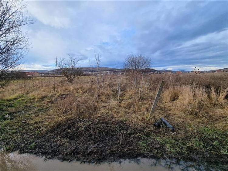 Teren intravilan de 2900 mp, în Sântana de Mureș