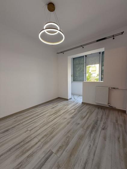 Vand Apartament 2 camere et 1 - 4
